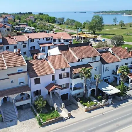 Mak Charming Close To The Sea Funtana