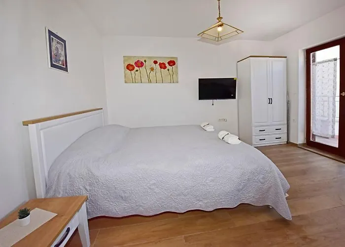 Mak Charming Close To The Sea * Funtana