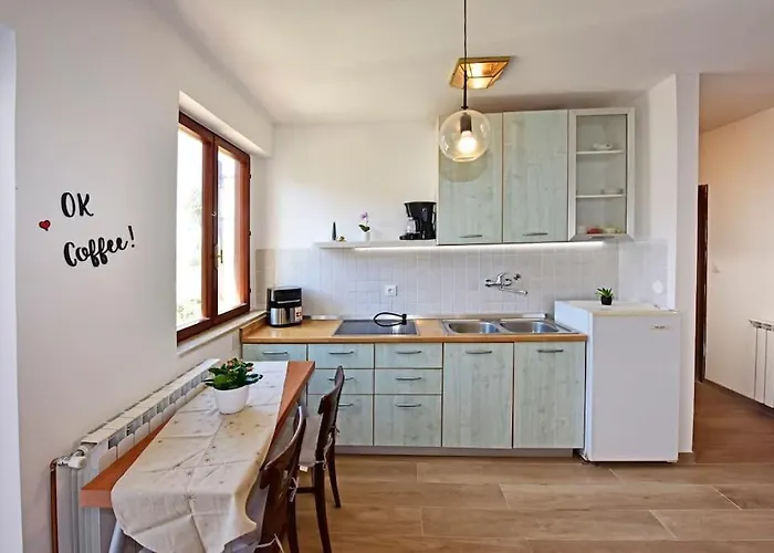 Mak Charming Close To The Sea Appartement Funtana