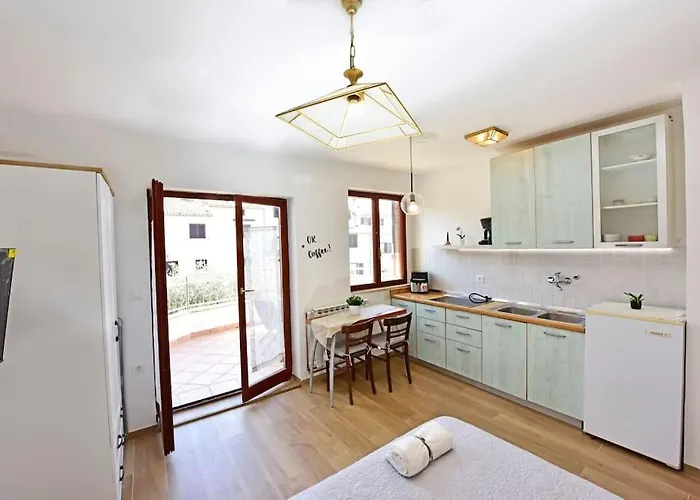 Appartement Mak Charming Close To The Sea